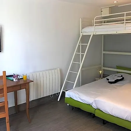לינה וארוחת בוקר D'hotes Poirier Bazin Montry
